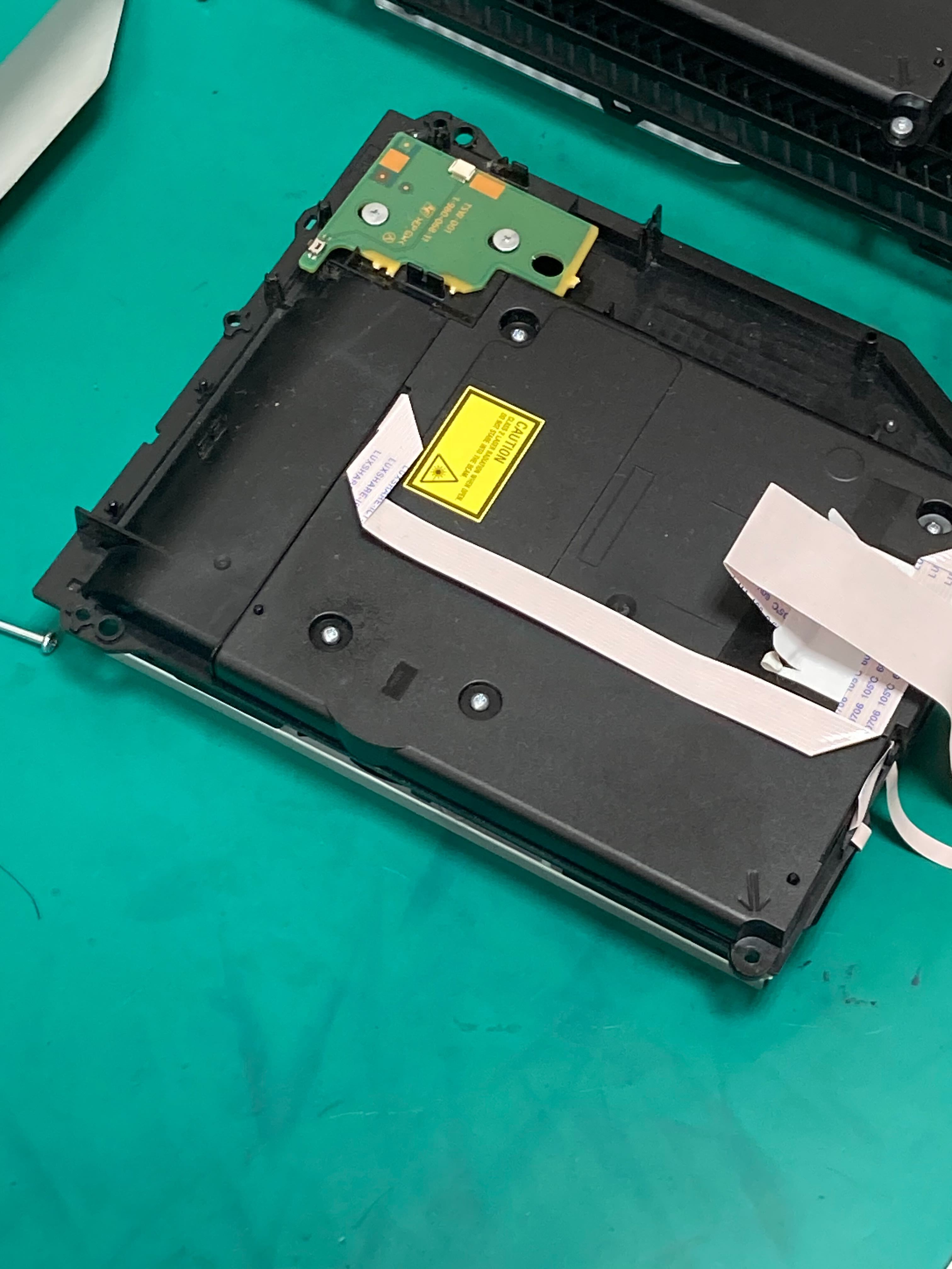 PS4 CUH‐1200A ディスクが読み込まない！🥹💦ディスクドライブ交換